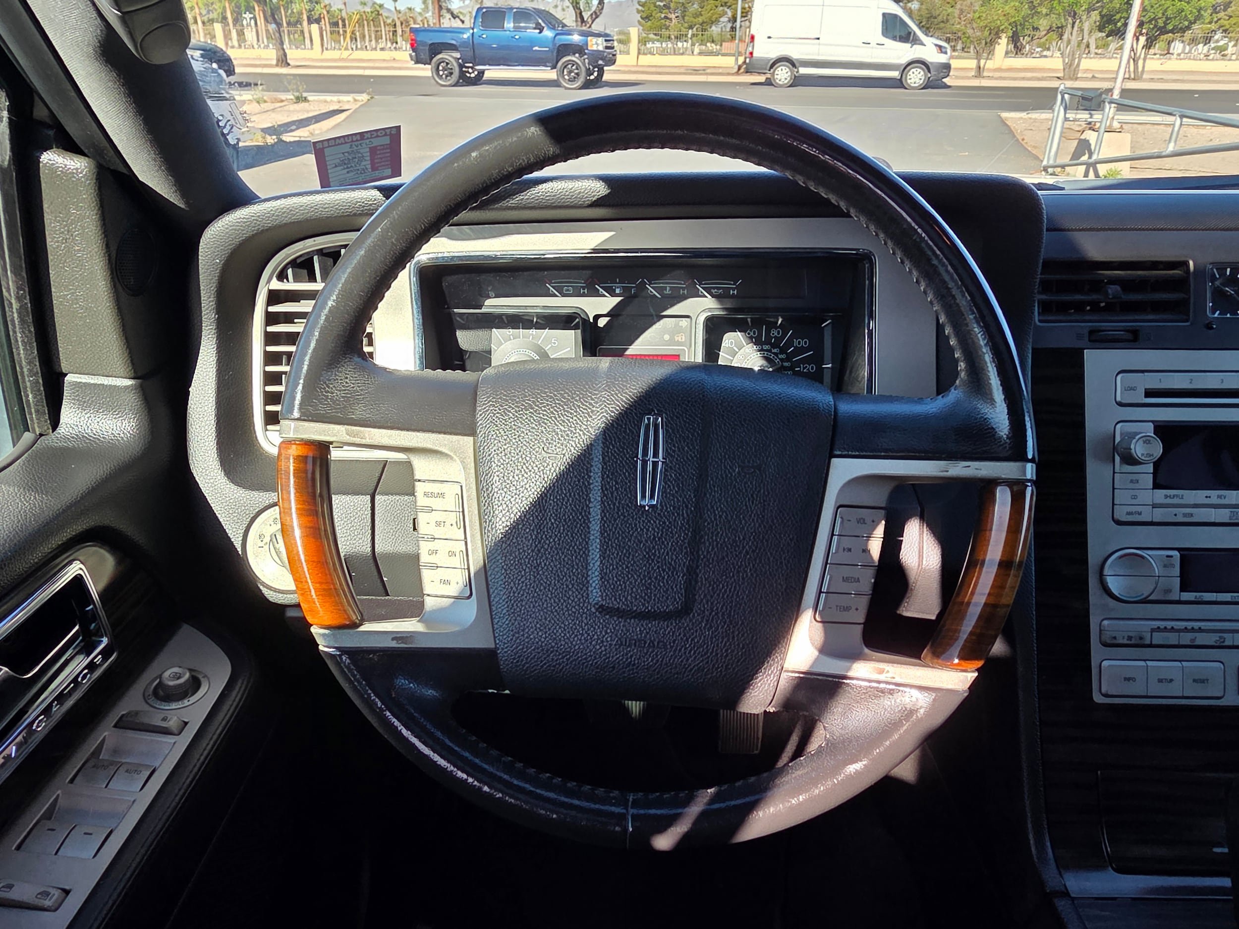 Used 2007 Lincoln Navigator 2WD image 17