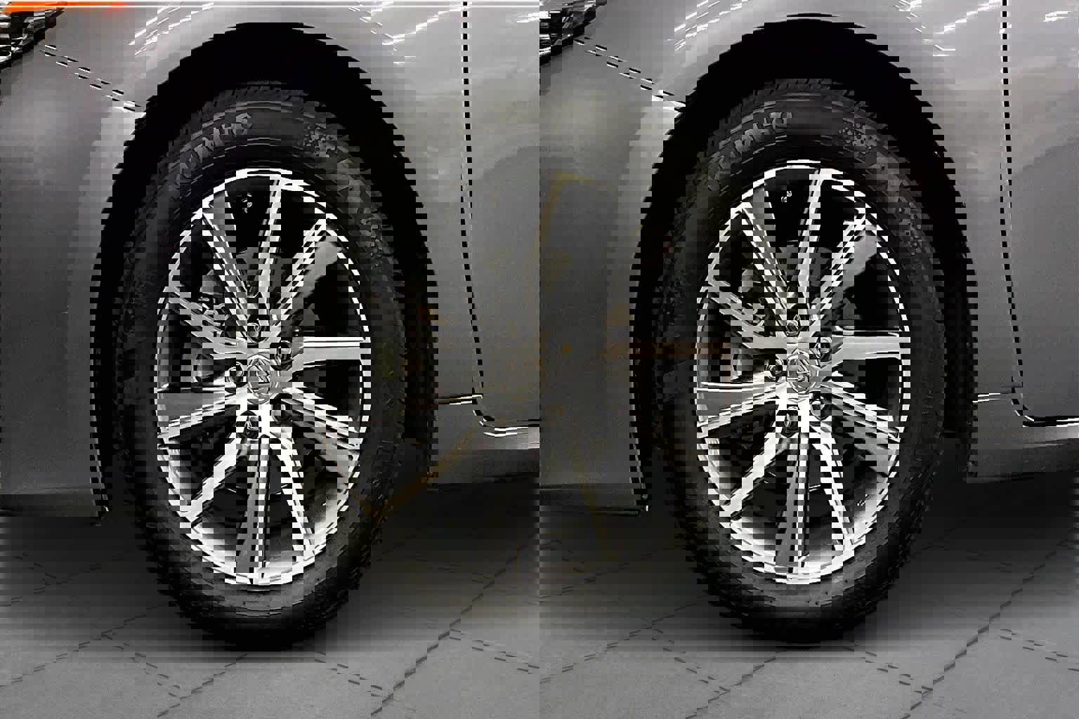 Used 2016 Lexus ES 300h w/ Luxury Package w/Wood Trim image 10