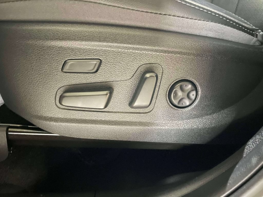 Used 2023 Hyundai Santa Fe Limited AWD/4WD image 18