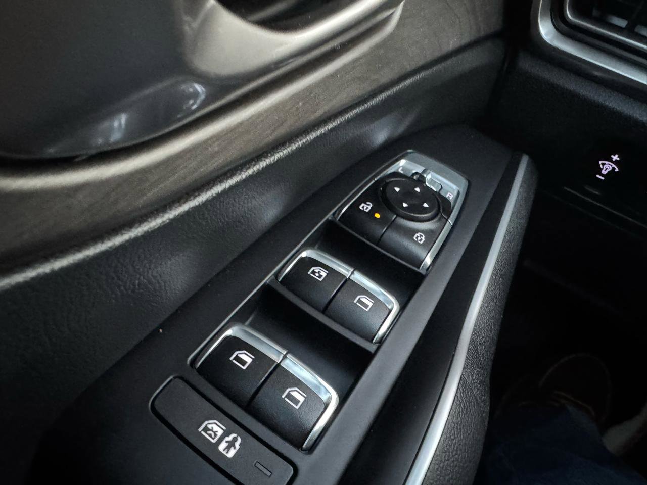 Used 2025 Kia Sorento X-Line EX image 15