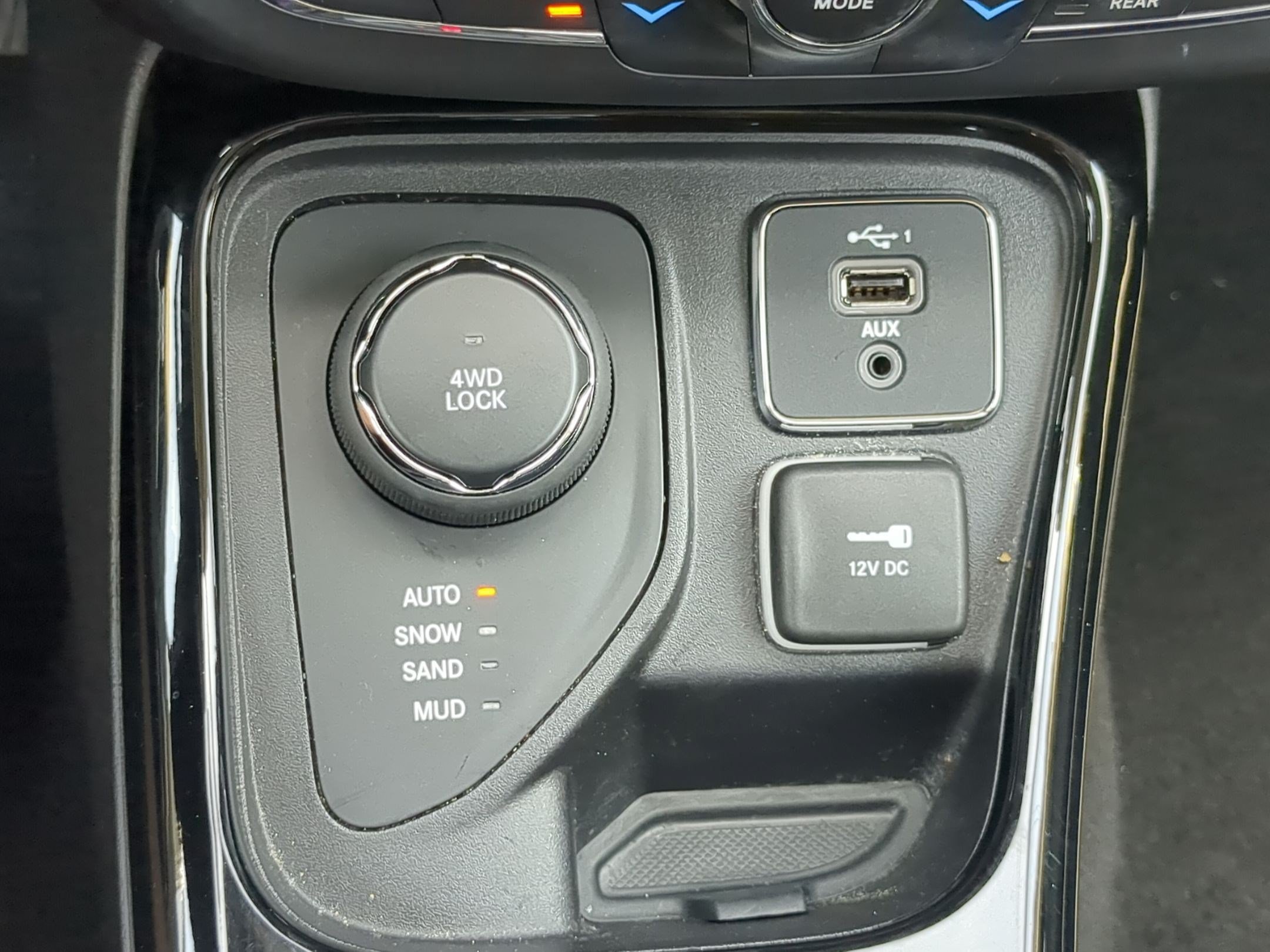 Used 2020 Jeep Compass Latitude AWD/4WD image 22