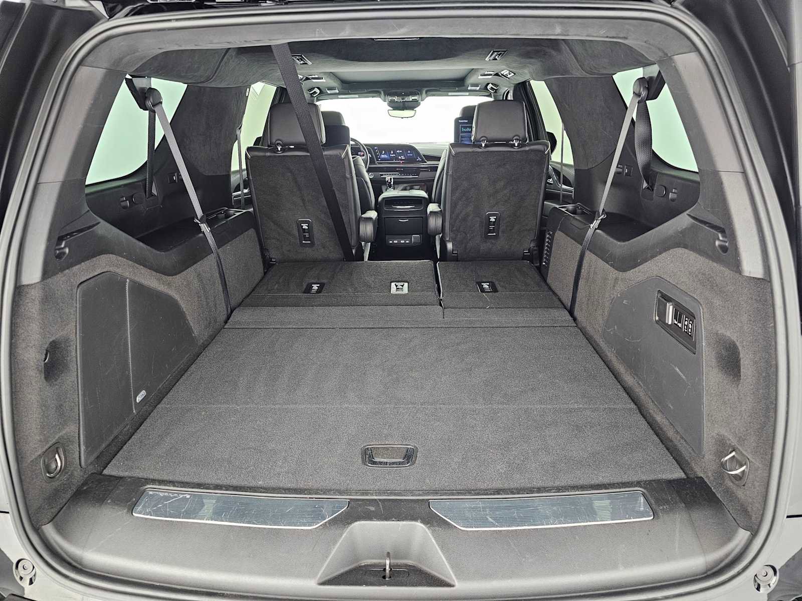 Used 2024 Cadillac Escalade ESV Premium Luxury Platinum AWD/4WD image 17
