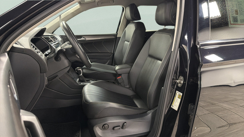 Certified 2024 Volkswagen Tiguan SE AWD/4WD image 16