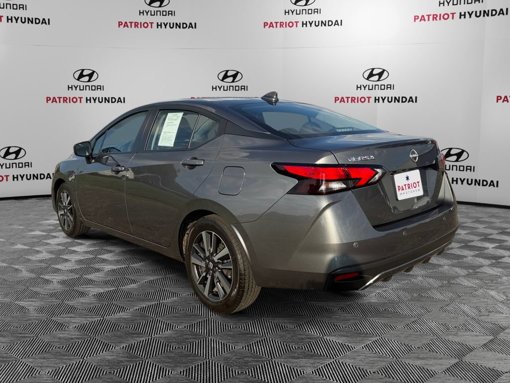 Used 2025 Nissan Versa SV FWD image 5