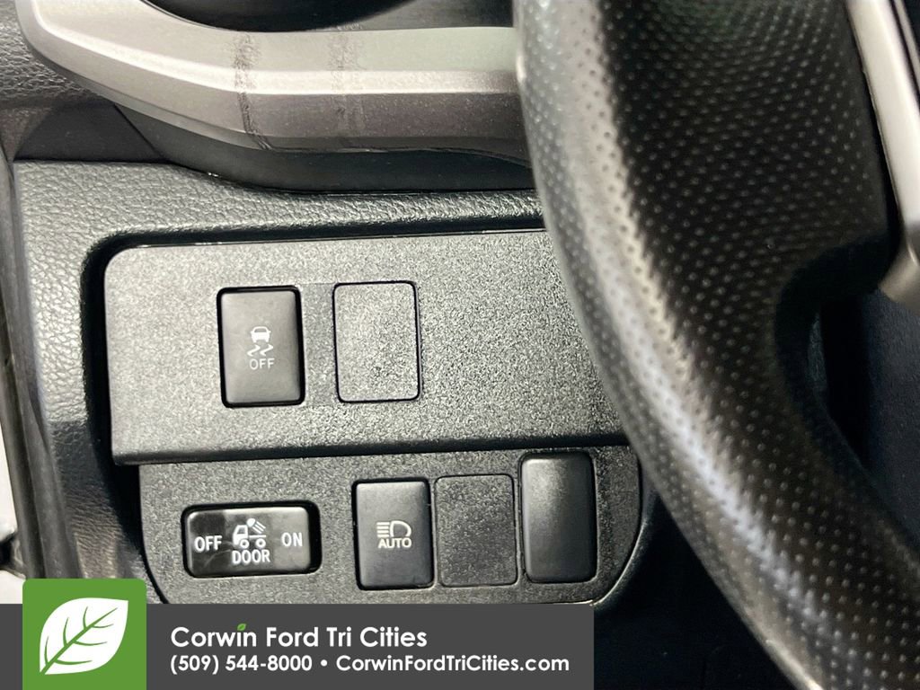 Used 2020 Toyota Tacoma SR5 AWD/4WD image 19