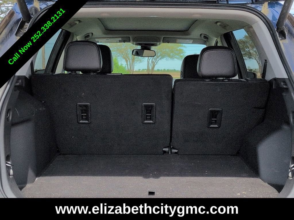 Used 2023 GMC Terrain SLT image 14