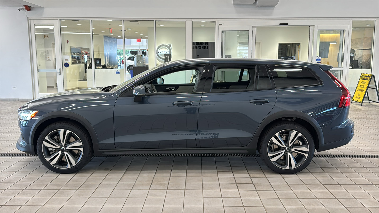 New 2026 Volvo V60 B5 Cross Country Plus w/ Protection Package Premier AWD/4WD image 8