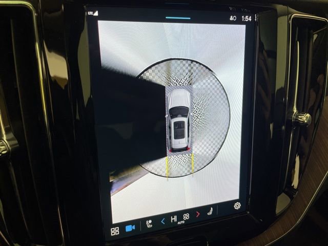 Certified 2024 Volvo XC60 T8 Plus w/ Protection Package Premier image 31