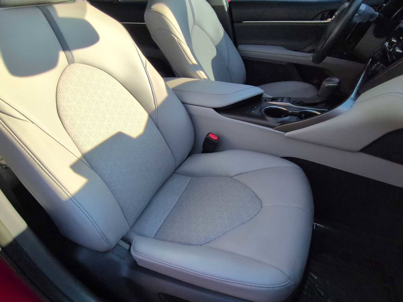 Used 2022 Toyota Camry XSE image 21