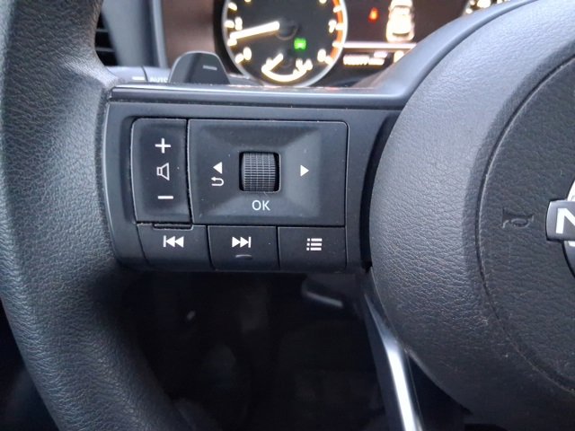 Used 2023 Nissan Rogue S image 16