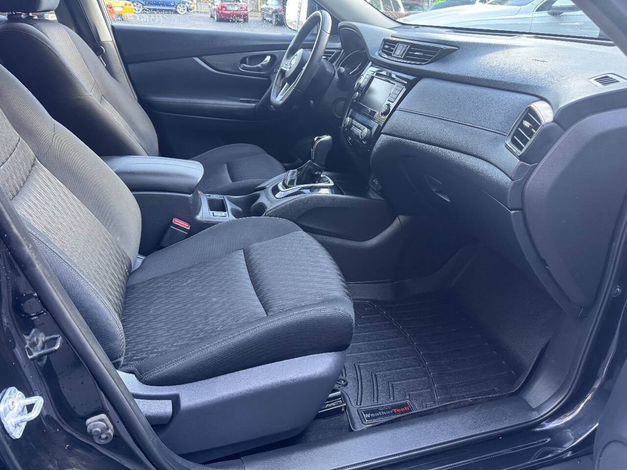 Used 2019 Nissan Rogue SV AWD/4WD image 12