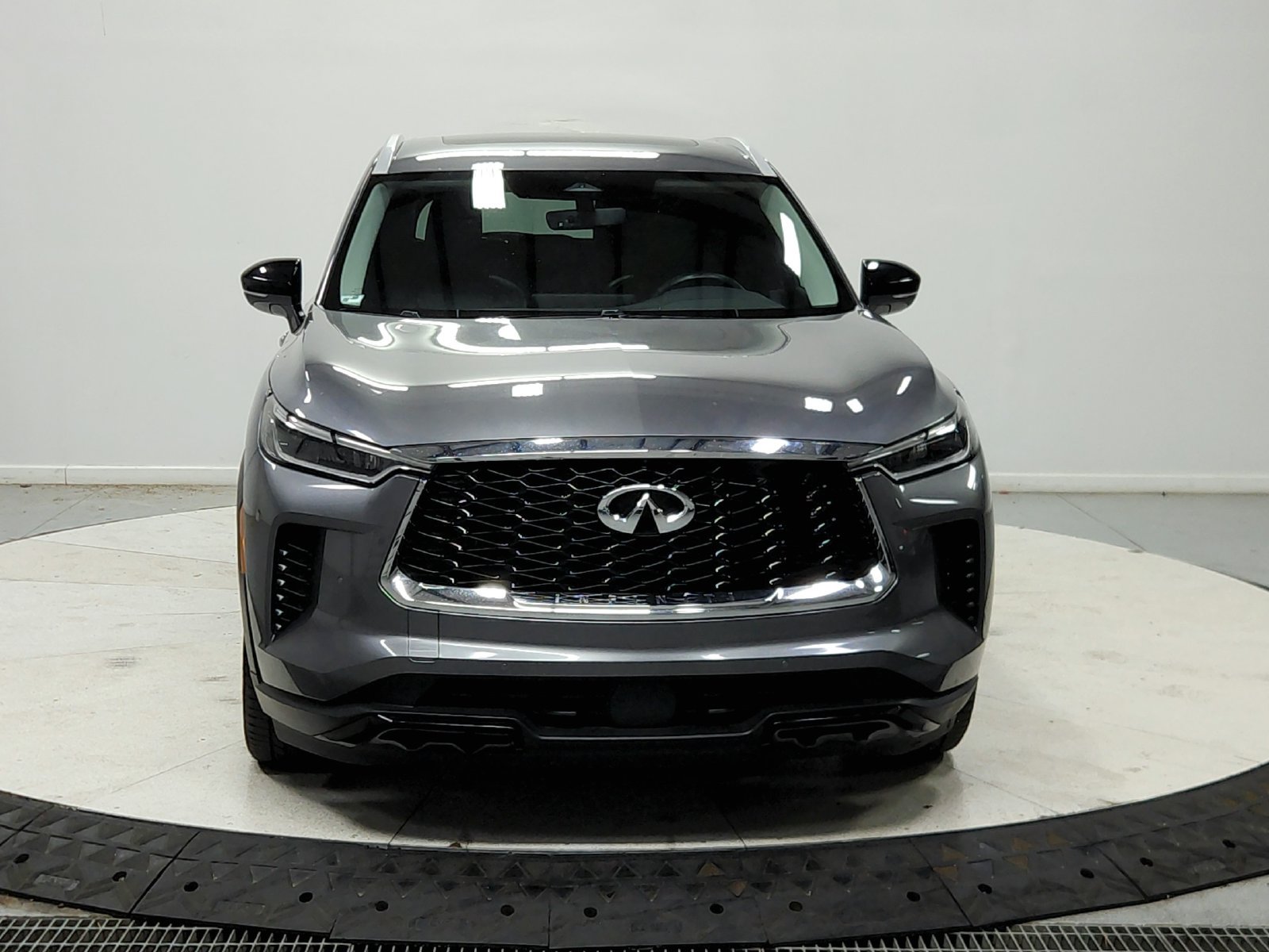 Used 2023 INFINITI QX60 Luxe w/ Cargo Package AWD/4WD image 3