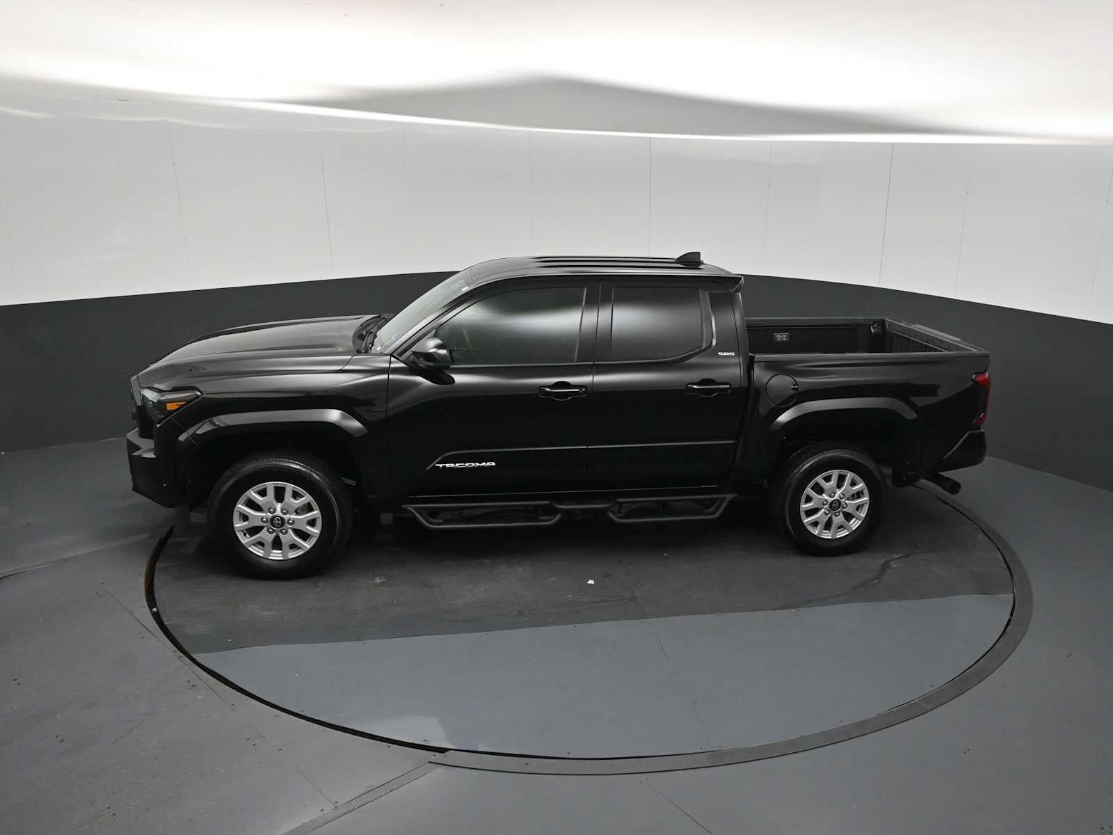 Used 2025 Toyota Tacoma SR5 RWD image 13