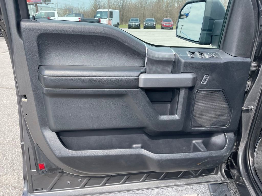 Used 2017 Ford F150 XLT w/ Equipment Group 302A Luxury AWD/4WD image 18