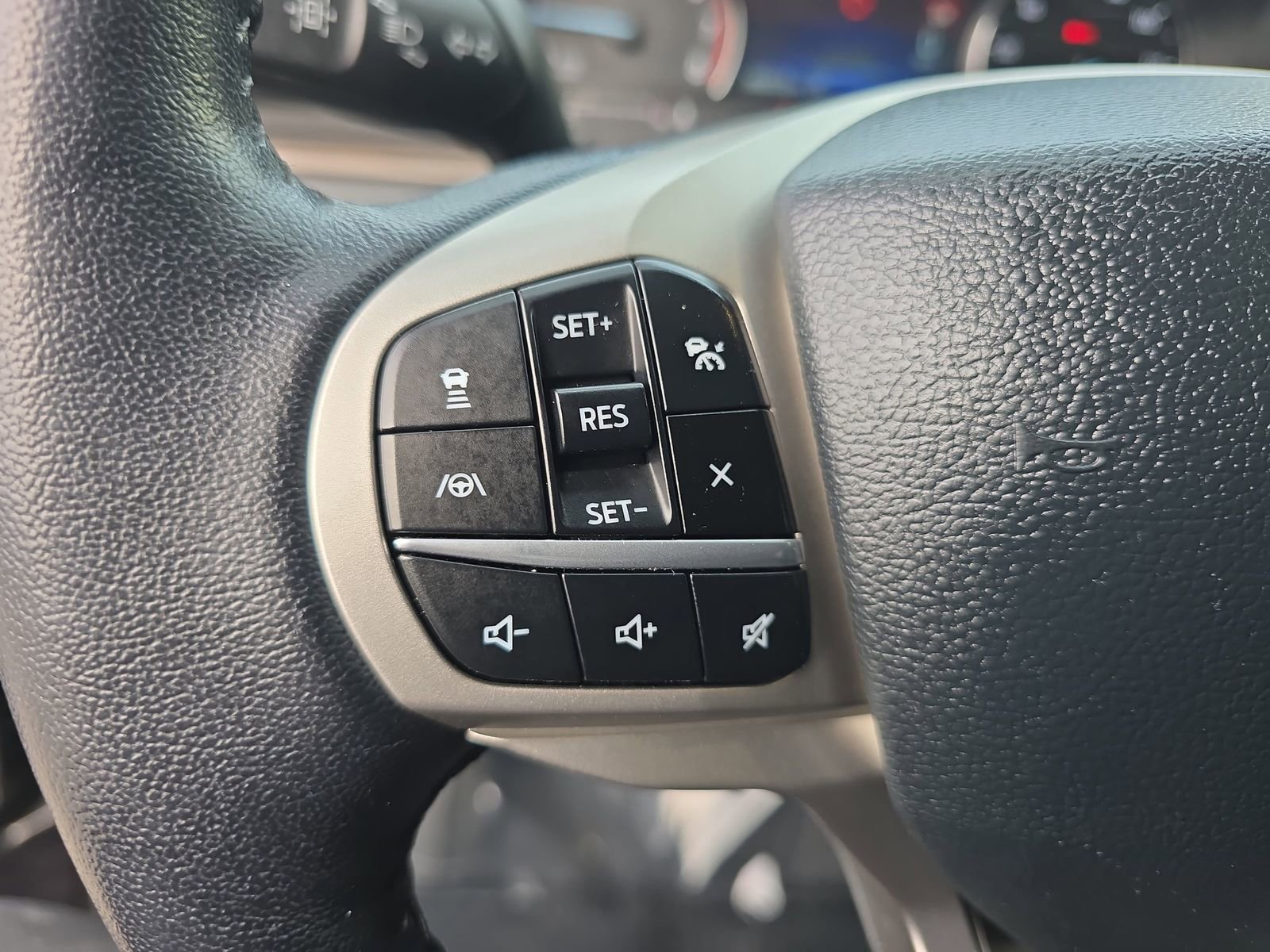 Used 2022 Ford Explorer Limited w/ Equipment Group 301A image 25