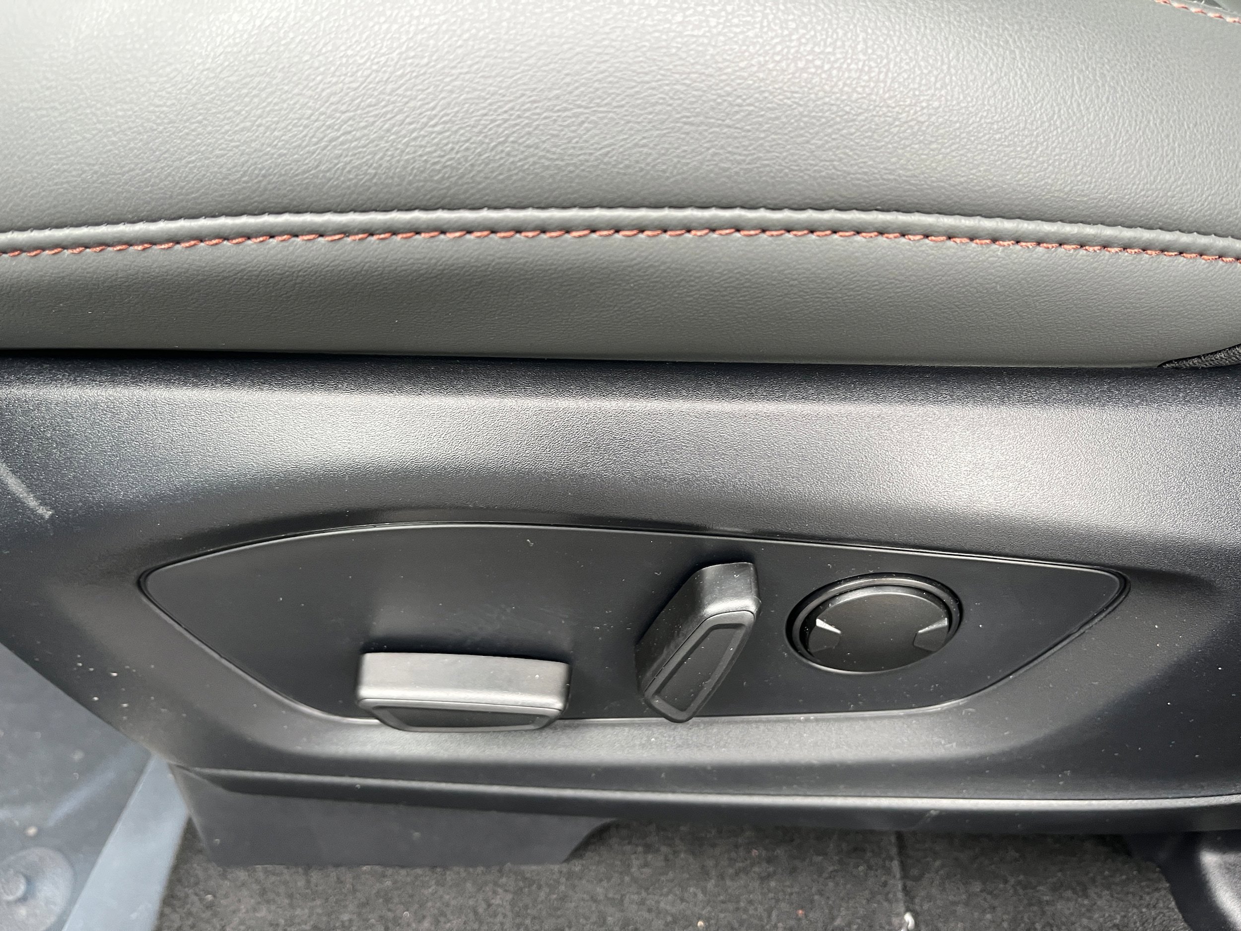 New 2026 Ford Explorer Active w/ Active Comfort Package AWD/4WD image 9