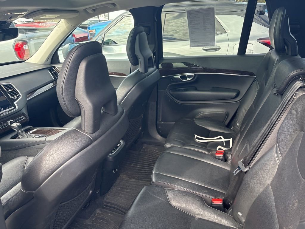 Used 2017 Volvo XC90 T6 Momentum image 7