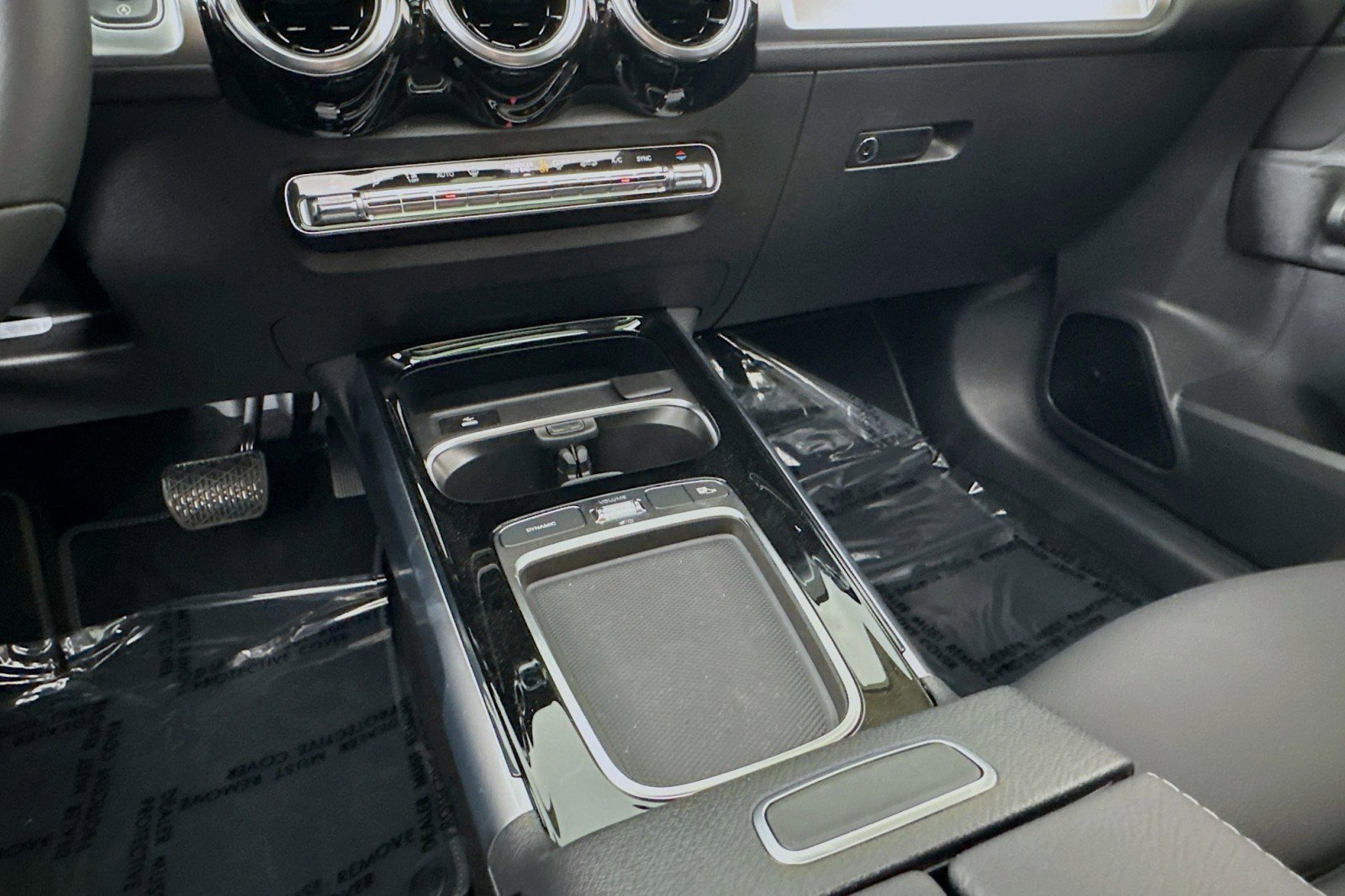 New 2026 Mercedes-Benz GLB 250 image 5