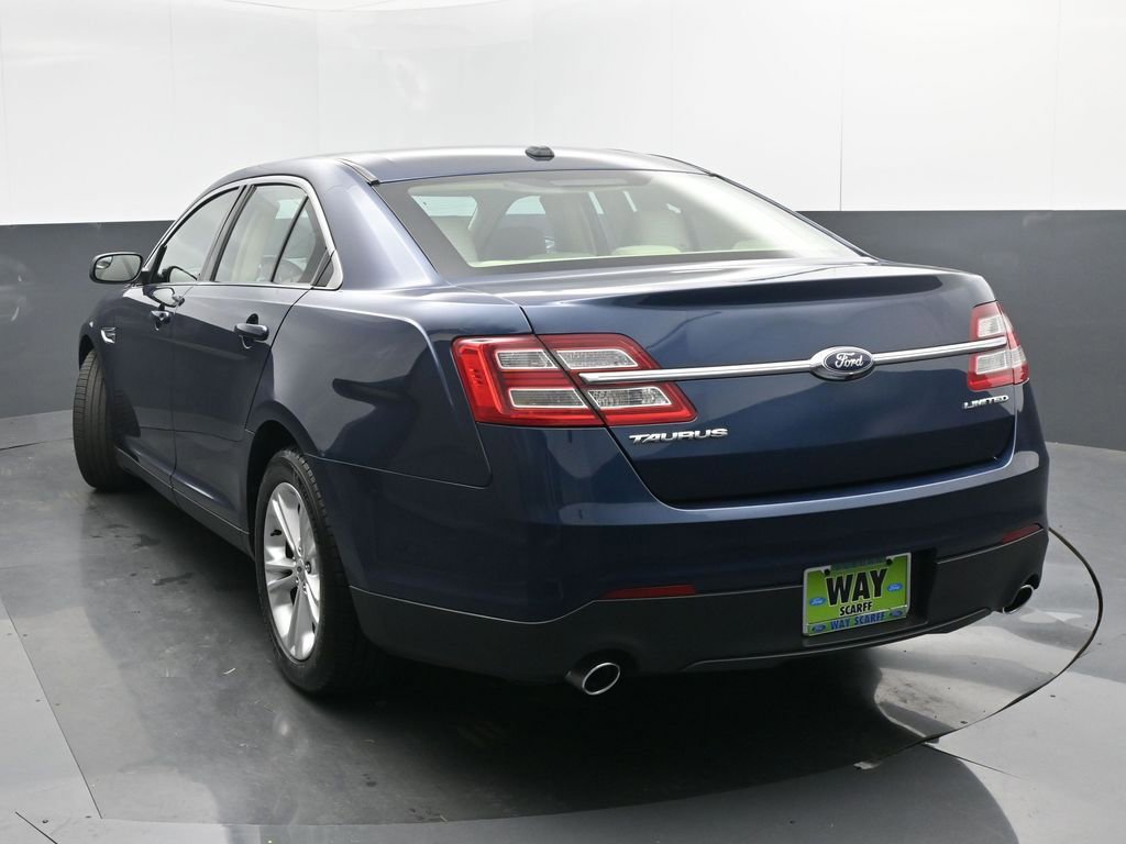 Used 2017 Ford Taurus SE image 4