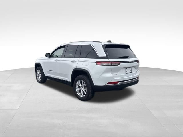 Used 2023 Jeep Grand Cherokee Limited AWD/4WD image 4