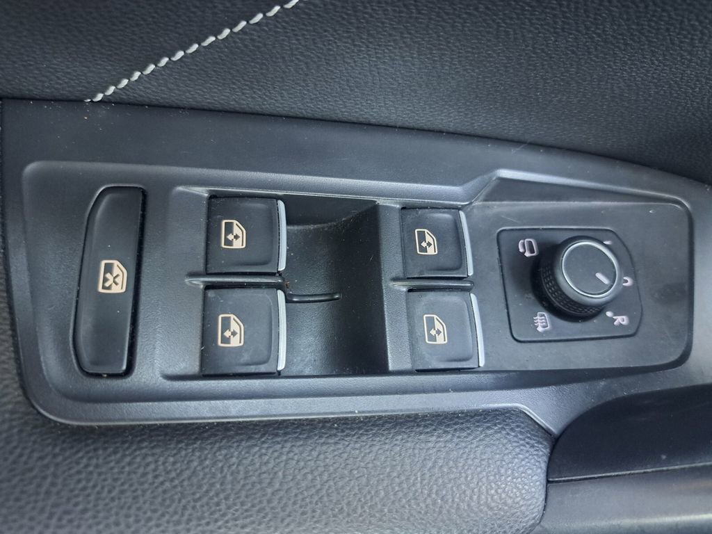 Used 2023 Volkswagen Tiguan SEL R-Line image 14