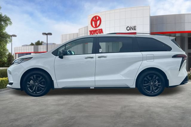 Certified 2026 Toyota Sienna XSE AWD/4WD image 10