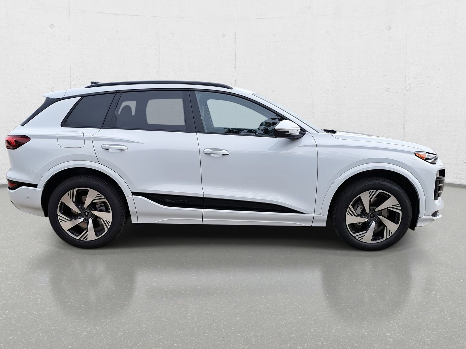 New 2025 Audi Q6 e-tron Premium image 4