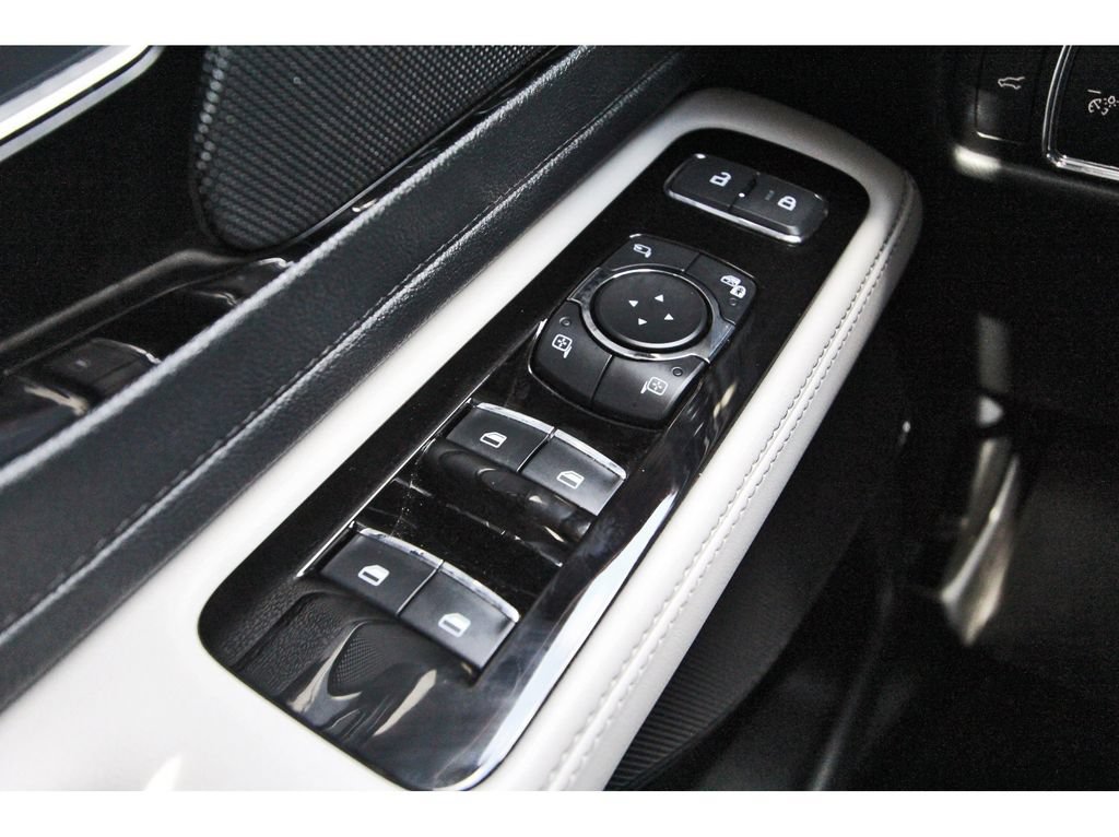 Used 2025 Lincoln Aviator 2WD image 22
