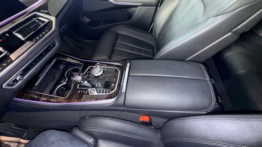 Used 2020 BMW X5 M50i w/ Executive Package image 20