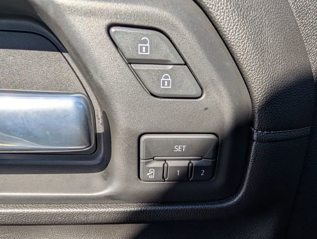 Used 2020 GMC Sierra 3500 Denali AWD/4WD image 23