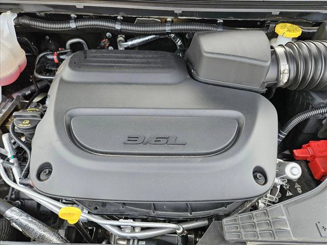 Used 2025 Chrysler Pacifica Select FWD image 27