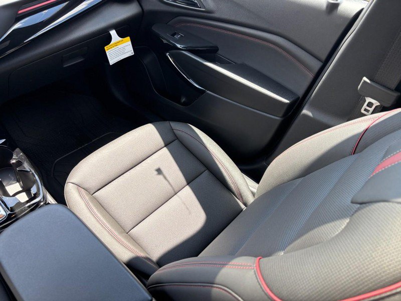 New 2026 Chevrolet Trax RS w/ Sunroof Package FWD image 9