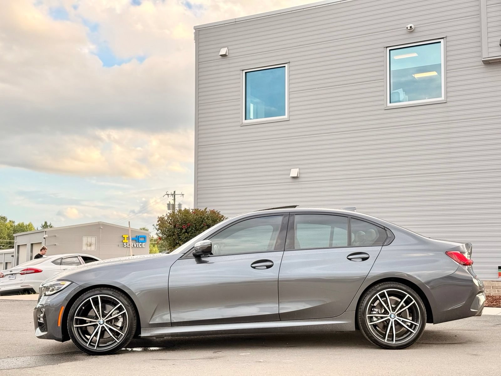 Used 2020 BMW 330i Sedan w/ M Sport Package RWD image 16