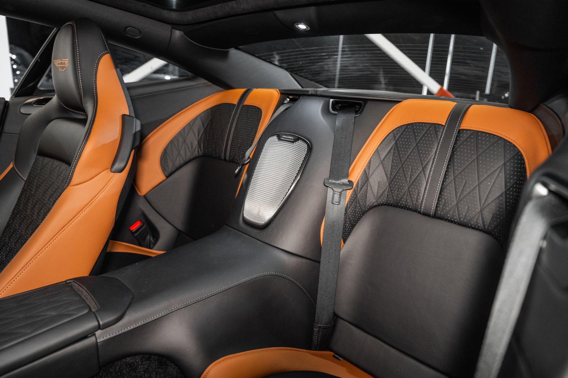 Used 2025 Aston Martin DB12 Coupe image 14