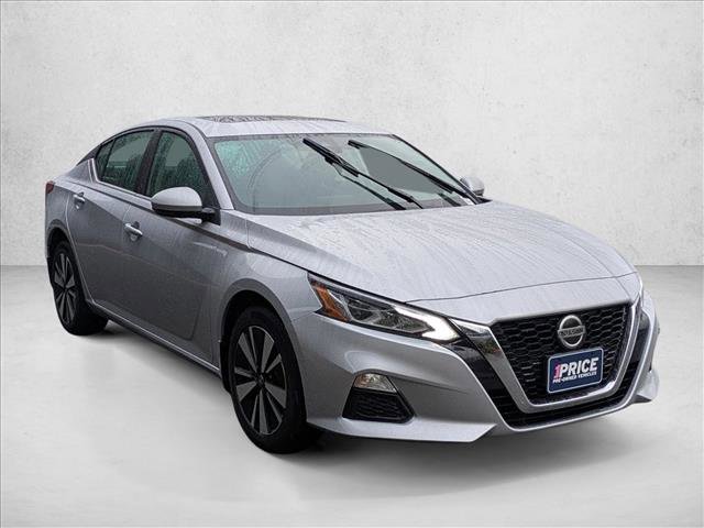 Used 2022 Nissan Altima 2.5 SV w/ SV Premium Package image 3