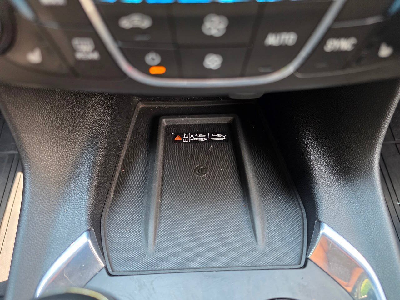 Used 2018 Chevrolet Traverse Premier w/ Redline Edition AWD/4WD image 28