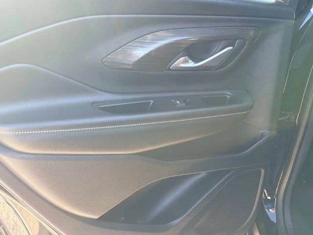 Used 2022 GMC Terrain SLT w/ Infotainment Package II FWD image 11