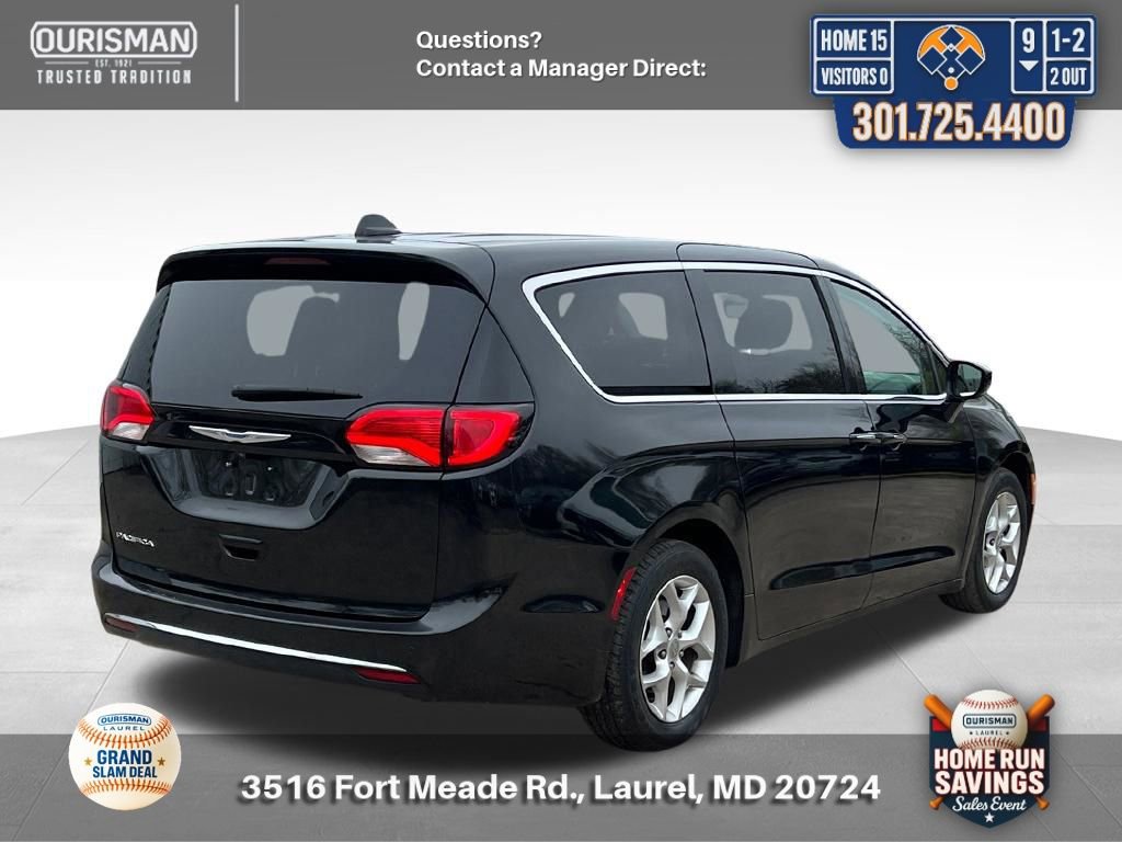 Used 2019 Chrysler Pacifica Touring Plus w/ Tire & Wheel Group FWD image 2