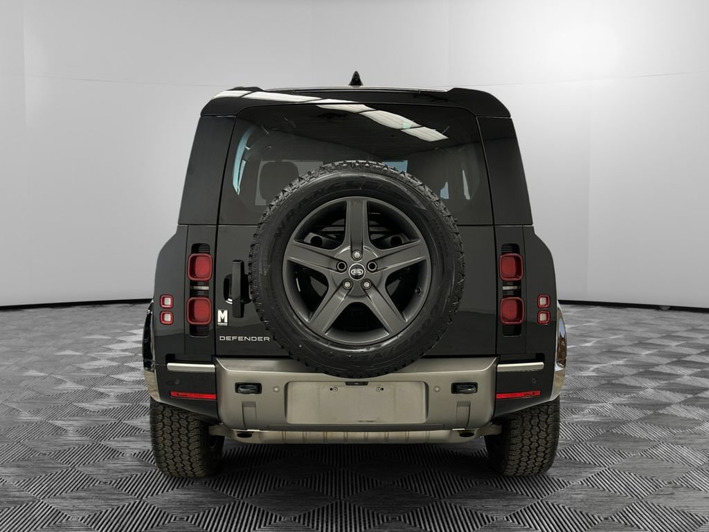 Used 2024 Land Rover Defender 90 X-Dynamic SE AWD/4WD image 4