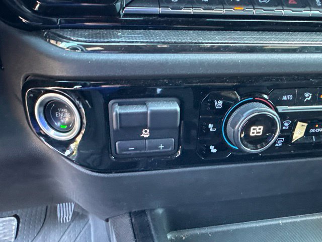 Used 2024 Chevrolet Silverado 2500 ZR2 w/ Technology Package AWD/4WD image 19