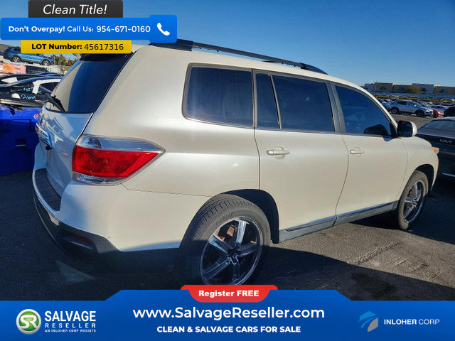 Used 2011 Toyota Highlander 2WD w/ Tech Pkg image 4
