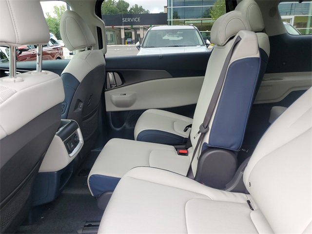 New 2026 Kia Carnival SX w/ SX Dark Edition Package image 12