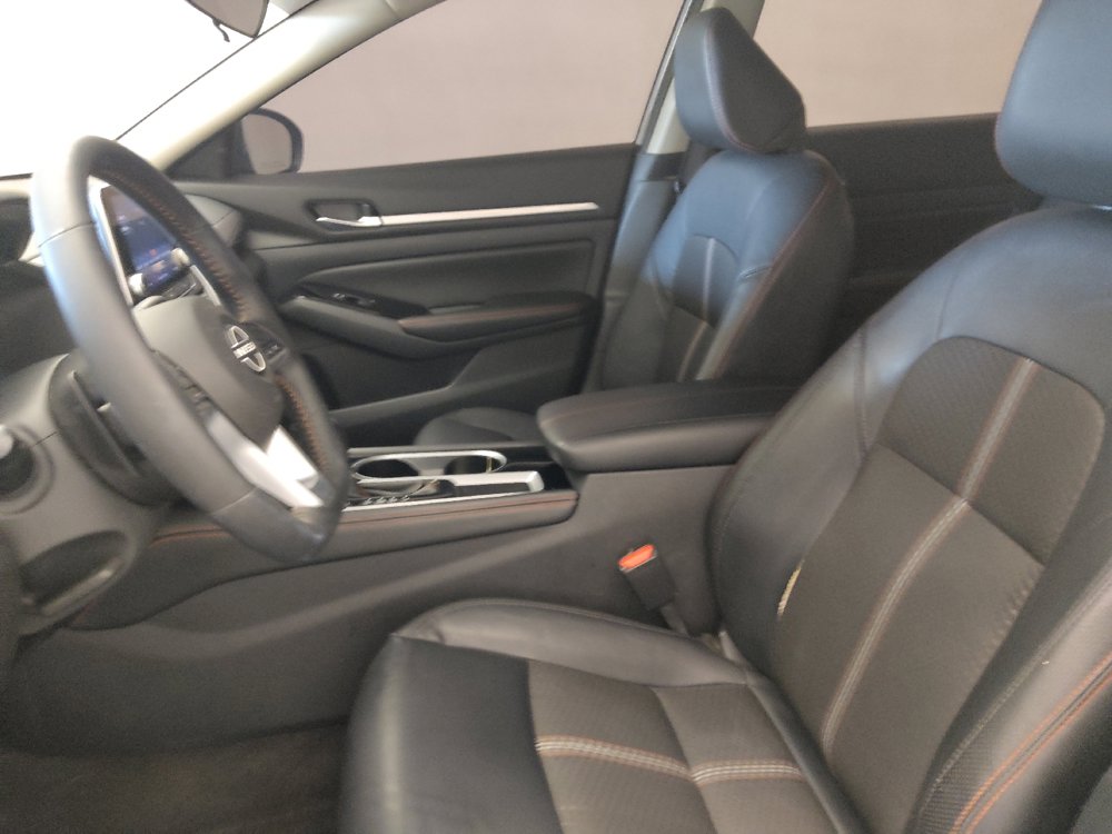 Used 2025 Nissan Altima 2.5 SR FWD image 17