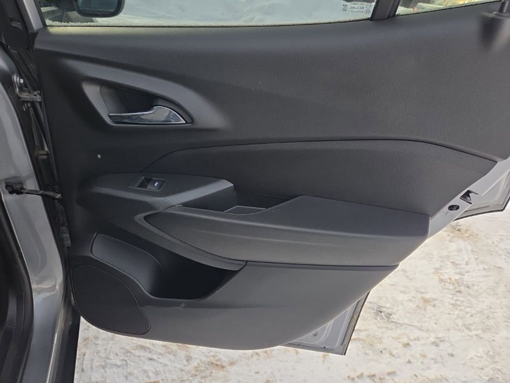 Used 2024 Chevrolet Trax LS image 23