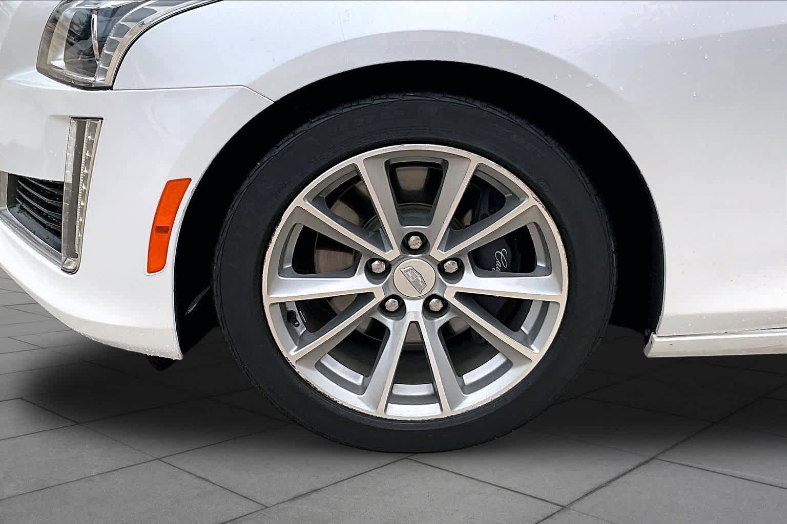 Used 2019 Cadillac CTS Luxury RWD image 11
