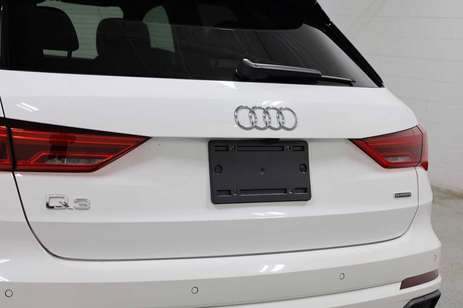 Used 2023 Audi Q3 2.0T Premium w/ Convenience Package image 8