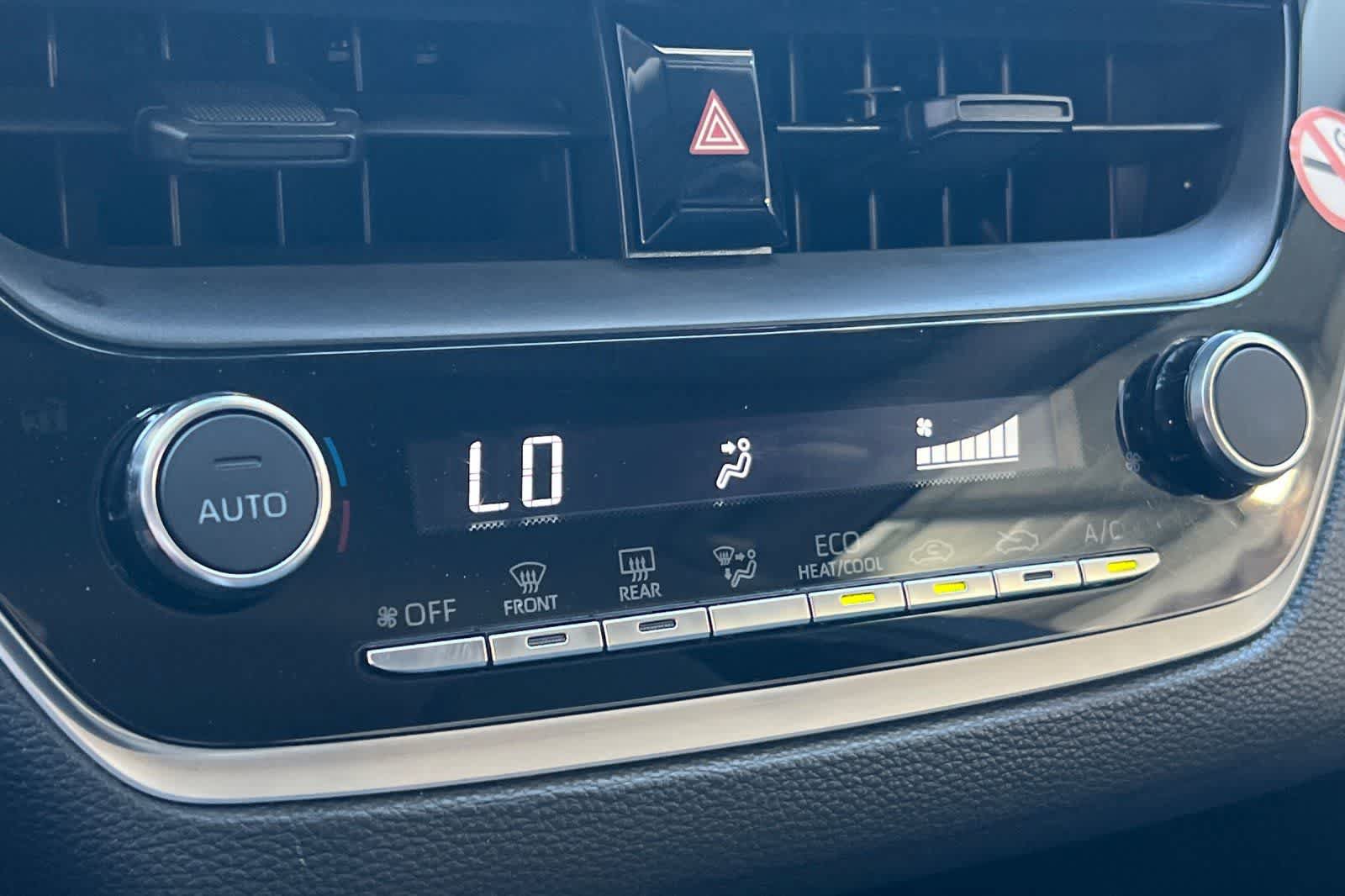 Used 2025 Toyota Corolla LE FWD image 21