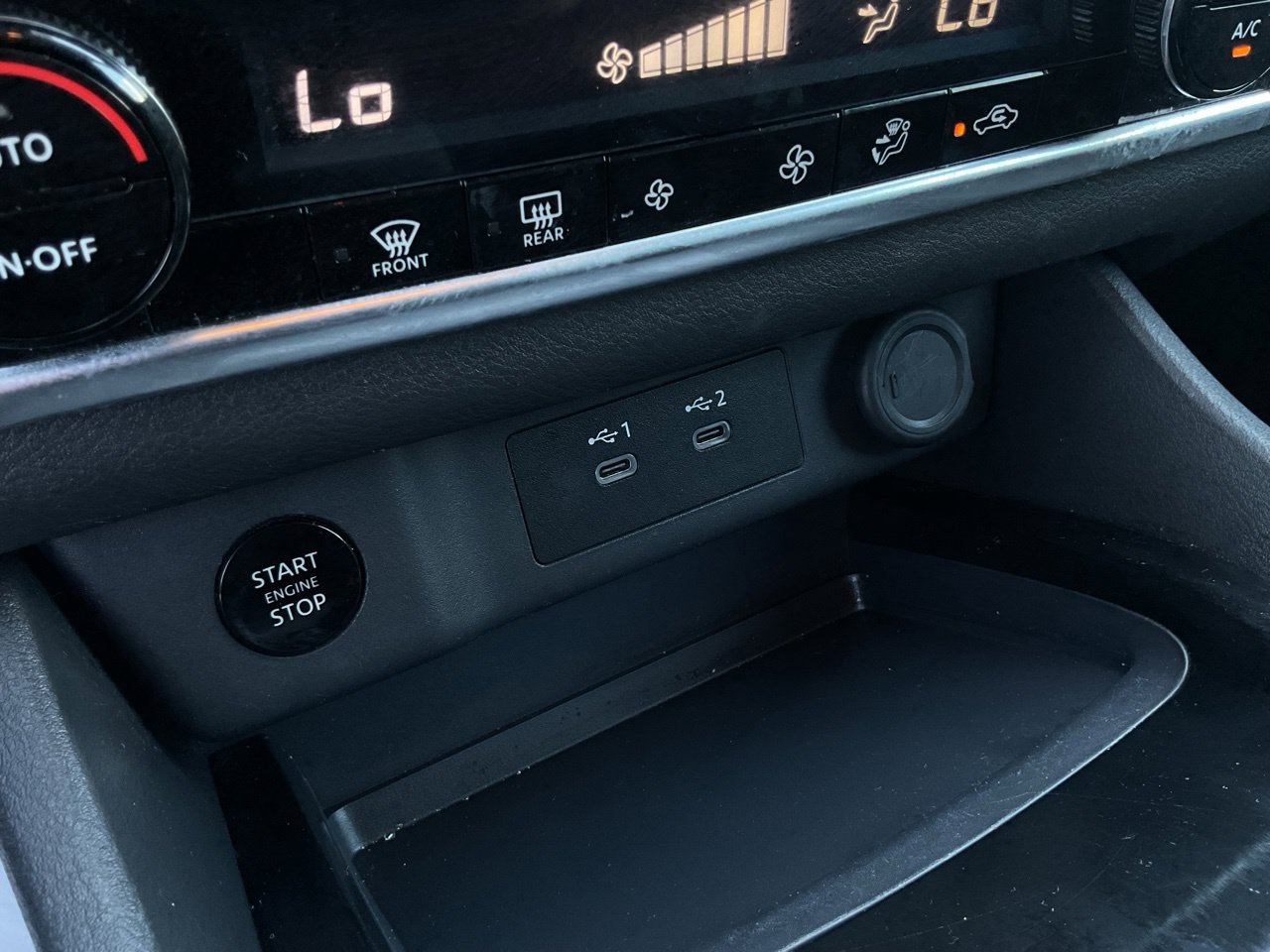 Used 2025 Nissan Rogue SV FWD image 25