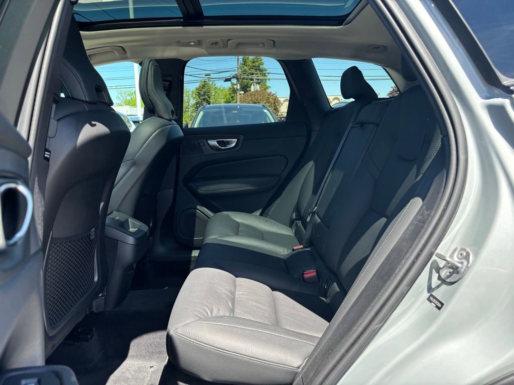Used 2024 Volvo XC60 B5 Plus w/ Protection Package Premier AWD/4WD image 20