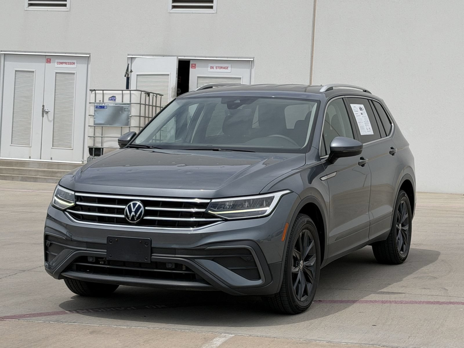 Used 2024 Volkswagen Tiguan SE FWD image 8